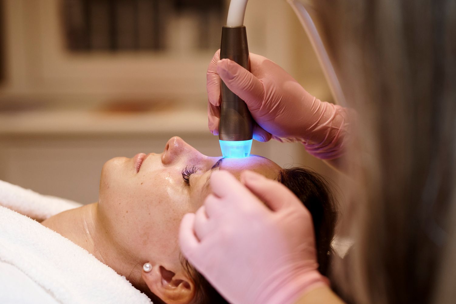 Glow Solution High-Tech Facial